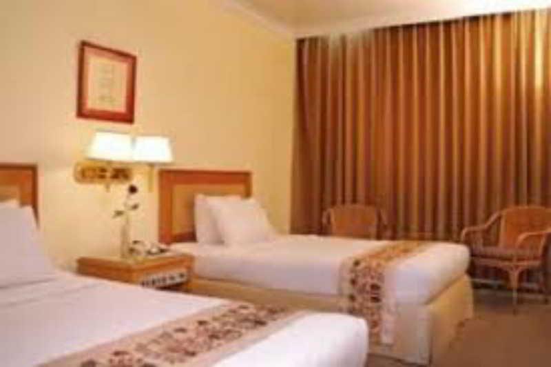 Weta International Hotel Surabaya Exterior foto